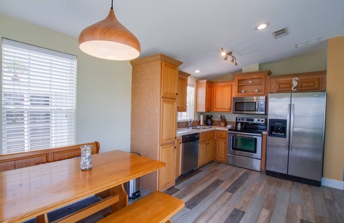 Nettles Island Cottage | Coral Cabana, 166 Nettles - Dockside Beauty!