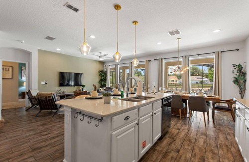 Loughman Cottage | Coral Eagle at Solterra Resort by Shine Villas 415
