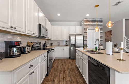 Loughman Cottage | Coral Eagle at Solterra Resort by Shine Villas 415