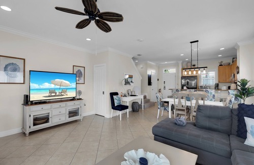 Coral Lagoon House | Coral Lagoon~Discounted Fall Rates ~please read description~ SLIP INCLUDED
