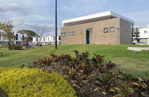 Valle Dorado Condo | Corales Residencial