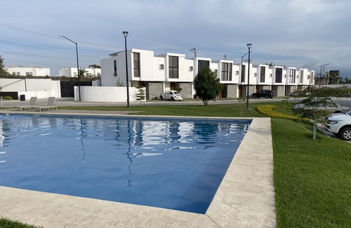 Valle Dorado Condo | Corales Residencial