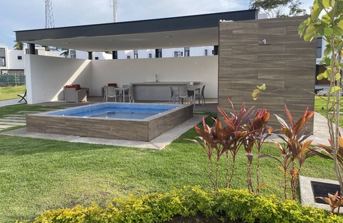 Valle Dorado Condo | Corales Residencial