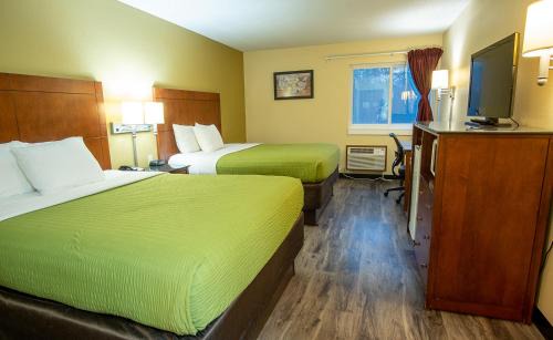 River Falls Hotel | Coratel Inn and Suites By Jasper River Falls