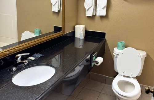 Oklahoma City Hotel | Coratel Inn & Suites by Jasper Santa Fe OKC