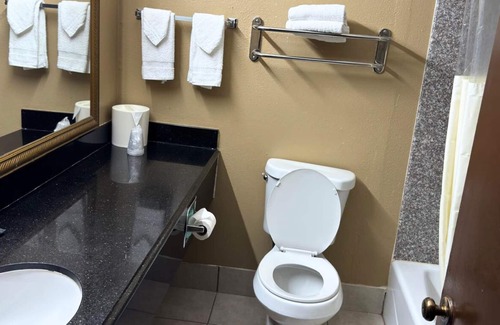 Oklahoma City Hotel | Coratel Inn & Suites by Jasper Santa Fe OKC