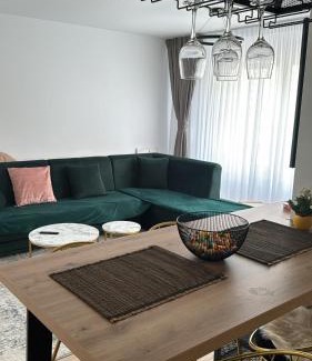 Tractorul Apartment | Coresi top