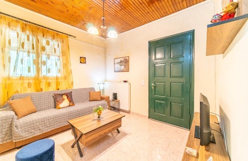 Corfu Town House | Corfu House in River