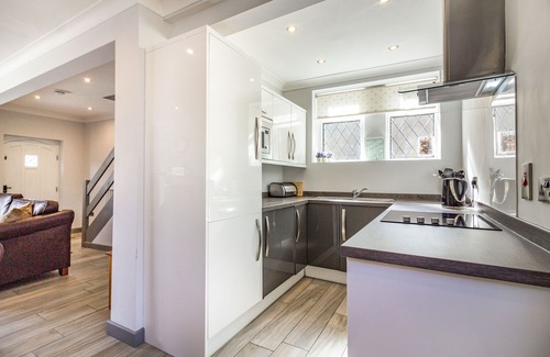 Bakewell Cottage | CORNER COTTAGE, pet friendly, with open fire in Bakewell