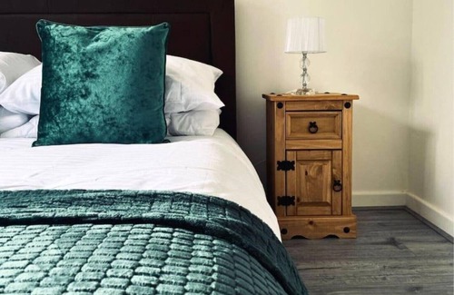 Llandeilo Cottage | Corner Patch Retreat
