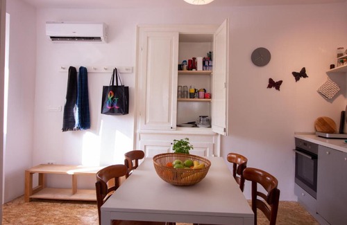 Bale House | Corner Stone House