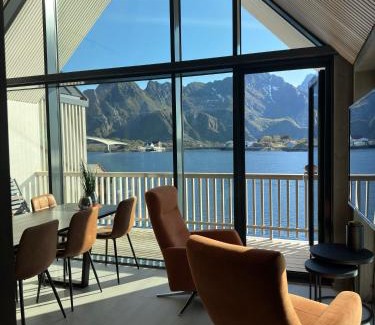 Henningsvaer Apartment | CornerView Apartment Henningsvær