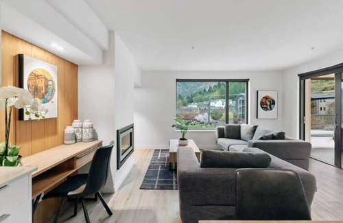 Arthur's Point Apartment | Coronet Bliss at La Residence du Parc