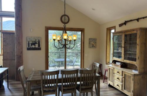 Blue River House | Coronet Crest