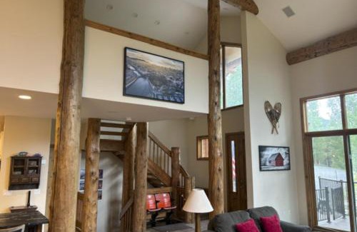 Blue River House | Coronet Crest