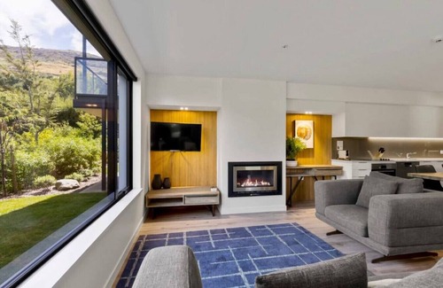 Arthur's Point Apartment | Coronet Escape Apartment 1 - base of coronet peak