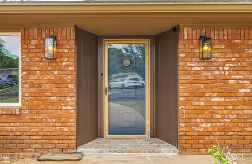 San Angelo House | Corporate stay. Charming 3-bedroom house in San Angelo with AC, WiFi.