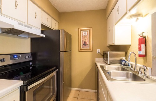 Ellendale Condo | Corporate style rental 30 day minimum