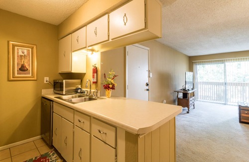 Ellendale Condo | Corporate style rental 30 day minimum