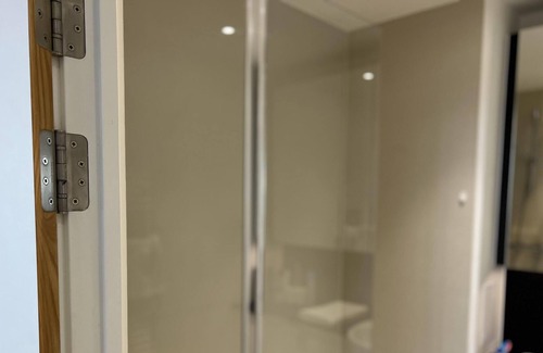 Royal Docks Apartment | Cossy 1 Bed Apartment in London