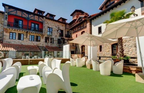 Suances Hotel | Costa Esmeralda Suites