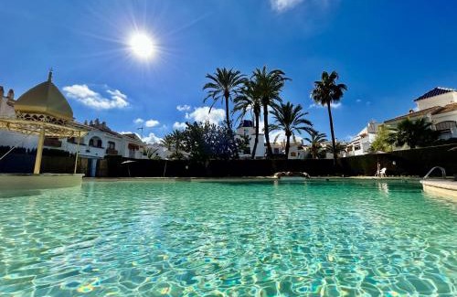 Los Arenales del Sol Apartment | Costa Hispania House by Gloove