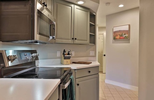 Ludlow Apartment | Costantino, Solitude H101