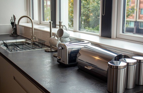 West Bromwich Apartment | Cosy 1 Bed Apartment- For Corporate Travels