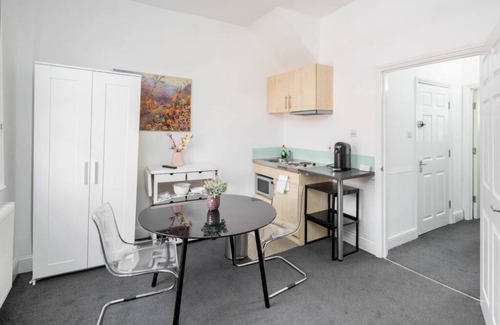 Chelsea Riverside Apartment | Cosy 1-bed flat on King's Road in Chelsea, West London