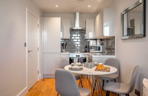 Eastleigh Apartment | Cosy 1 Bedroom Apartment in the Heart of Eastleigh
