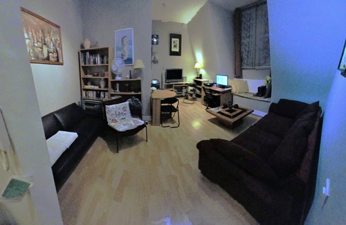 Kensington Apartment | Cosy 1-bedroom Kensington flat, well located for transport & tourist attractions