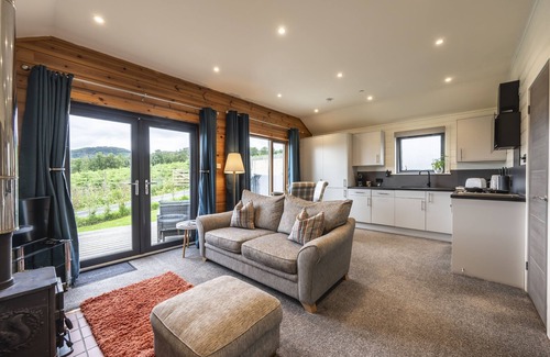 Pitlochry Cabin | Cosy 1 Bedroom Lodge with woodburner and amazing views just outside Pitlochry