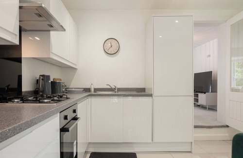 Malvern House | Cosy 1BD in Malvern With Stunning Views
