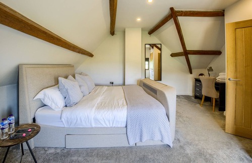 Aston-le-Walls Cottage | Cosy 2-Bed Cottage 10 min to Warwick w/ a hot tub!
