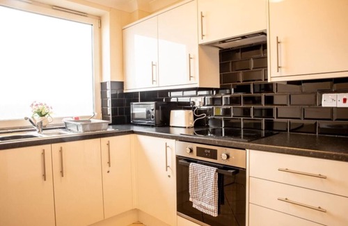 Basingstoke Apartment | Cosy 2 bed flat near train station Basingstoke!