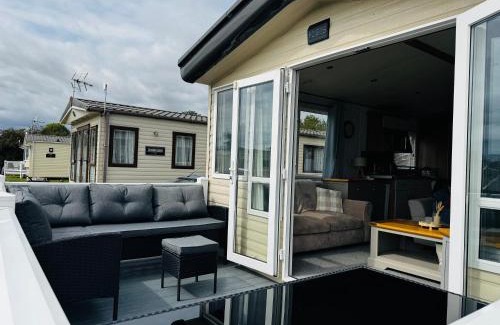 Harwich Other | Cosy 2 bed in Dovercourt Holiday Park -Sleeps 6