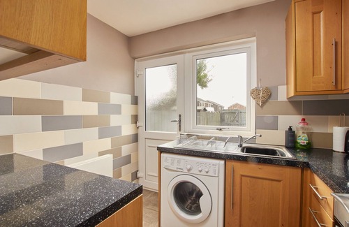 Seaton Delaval Apartment | Cosy 2 bedroom flat, with parking & garden