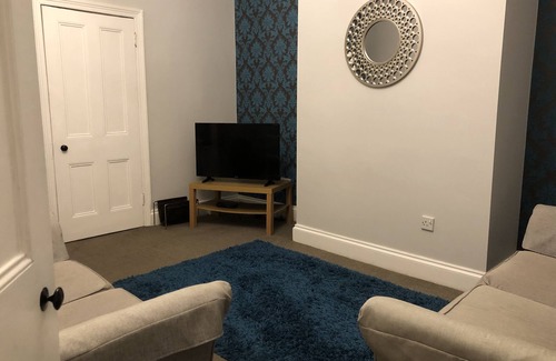 Gosforth Apartment | Cosy 2 Double Bed Flat with Great Links in Lovely Area