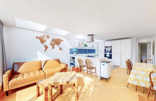 Abbey Apartment | Cosy 2BD garden flat in Wimbledon near the tube