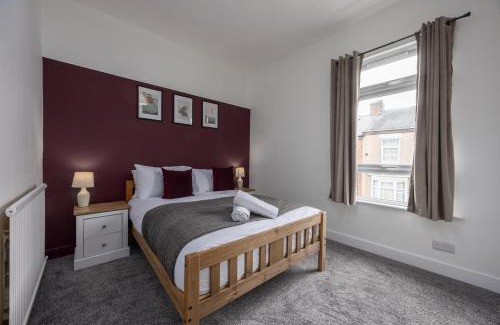 Darlington House | Cosy 2BR Home in Darlington Near Hospital
