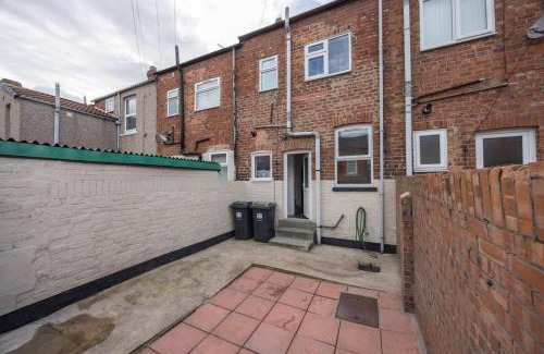 Darlington House | Cosy 2BR Home in Darlington Near Hospital