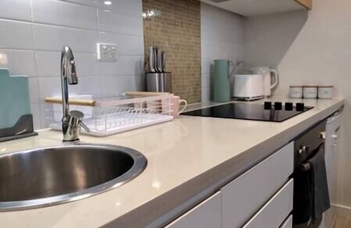 Adelaide Central Business District Apartment | Cosy 2BRs Apartment on Balfours | Free WI-FI