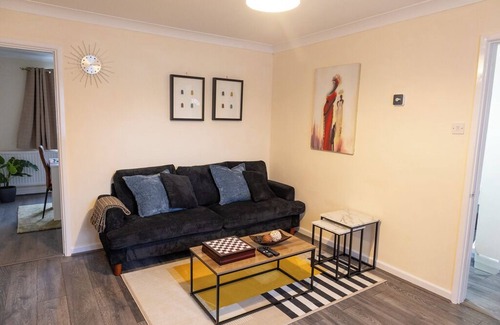 Bradley Stoke House | Cosy 3-bed house - Bradley Stoke - Free parking -Fast internet -Self-checkin