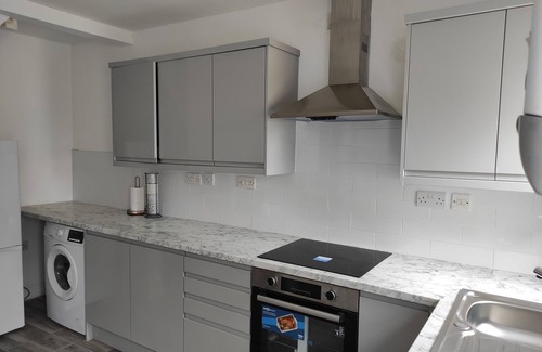 Stonnall House | Cosy 3 bed house, within easy reach of City Centre, BHX, NEC