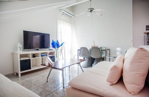 Fiskardo Apartment | Cosy 3 bedroom apartment in the center of Fiskardo village, near the beach.