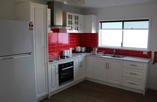 Kingscote House | Cosy 3 bedroom cottage in the centre of Kingscote
