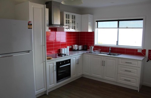 Kingscote House | Cosy 3 bedroom cottage in the centre of Kingscote