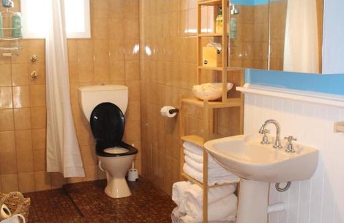 Kingscote House | Cosy 3 bedroom cottage in the centre of Kingscote