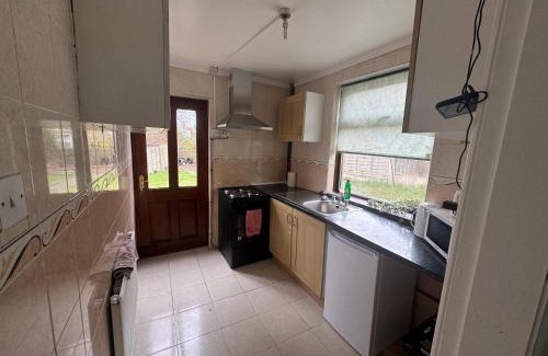 Oldbury House | Cosy 4 Bedroom Birmingham