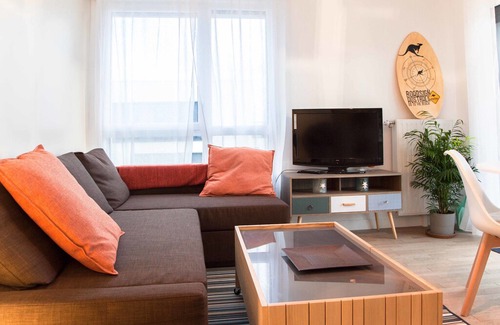Gennevilliers Apartment | Cosy 47m² with balcony and WIFI near Paris